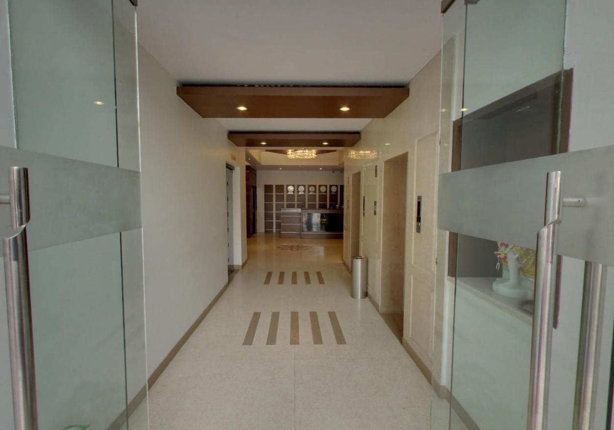 Hotel Bluestone Gáziábád Kültér fotó